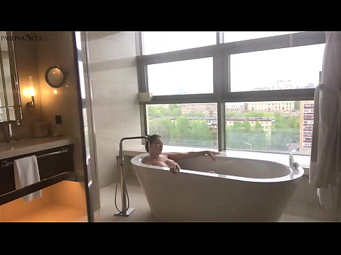 ❤️ Riesiges Babe wichst leidenschaftlich ihre Muschi im Badezimmer ️❌ Beautiful porn bei uns