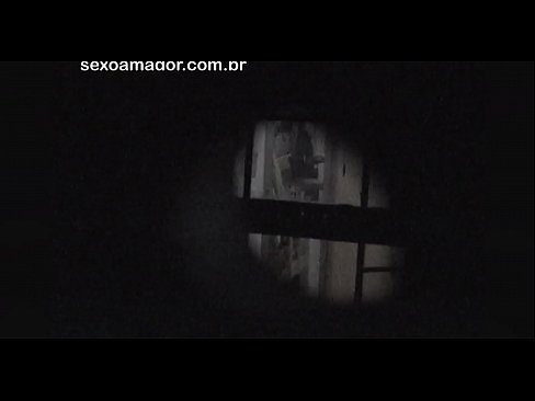 ❤️ Blondie wird heimlich von einem Voyeur aus der Nachbarschaft gefilmt, der sich hinter Hohlblocksteinen versteckt ️❌ Beautiful porn bei uns
